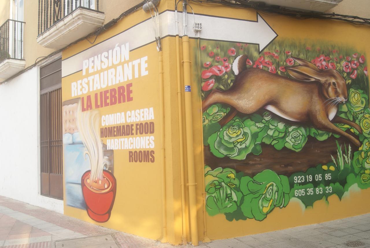 Pension Restaurante La Liebre Salamanca Exterior photo
